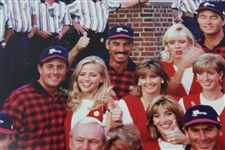1996 The President's Cup 16x20 Team Photo with Trophy - Arnie & Winnie