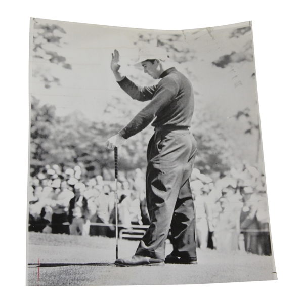 Gary Player Holds Up Hand To Silence The Crowd After Birdie 4/16/61