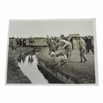 America Retains Walker cup - Neville & Johnstone Conferencing About Ball in Burn Daily Mirror Press Photo - Victor Forbin Collection