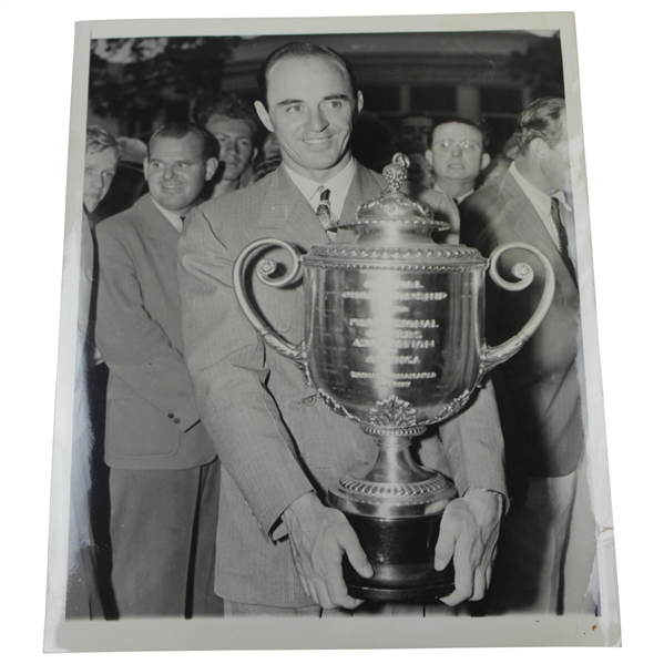 Sam Snead 1942 Holding PGA Trophy Snead Snags the Cup For First Major Associated Press Photo 