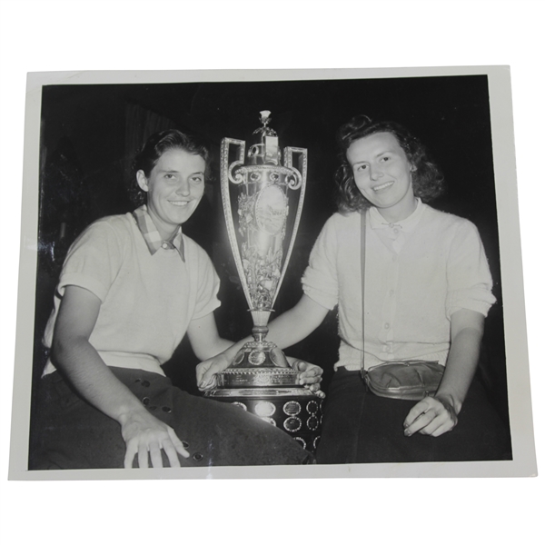 Betty Jameson 1939 US Amateur Press Photo with Trophy 8/25/1939
