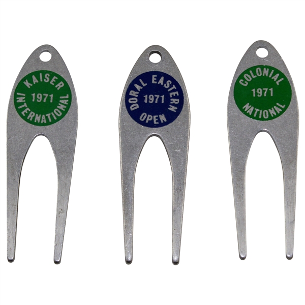 Charles Coodys Three 1971 Contestant Divot Tools - Kaiser International, Doral Eastern Open, & Colonial National