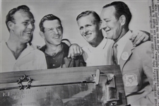 1962 Arnold Palmer Accepting Dwight D. Eisenhower Permanent Trophy Wire Photo