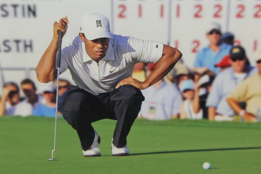 Tiger Woods Signed Ltd Ed 2/50 Tiger Eyeing Ball with Scoreboard Photo - Framed #BAK35775