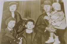 1/26/1933 Press Photo of Bobby Jones with Family - International News Photos