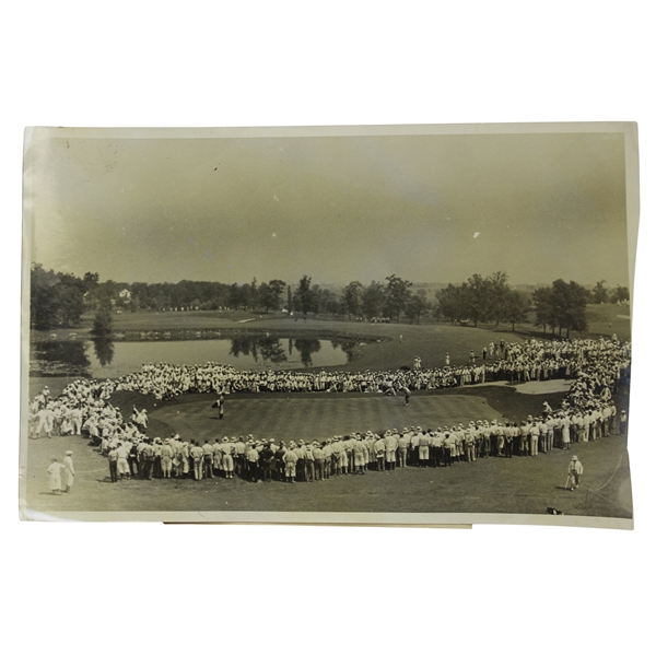 7/30/30 Associated Press Photo of Bobby Jones Putting on the 9th at Interlachen