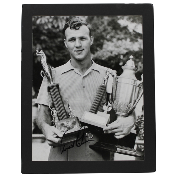 Arnold Palmer Signed B&W Trophy Photo - Matted JSA ALOA
