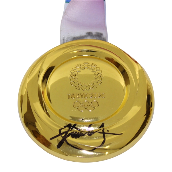 Xander Schaufele Signed 2020 Tokyo Olympics Replica Golf Medal with Ribbon JSA #SS57785