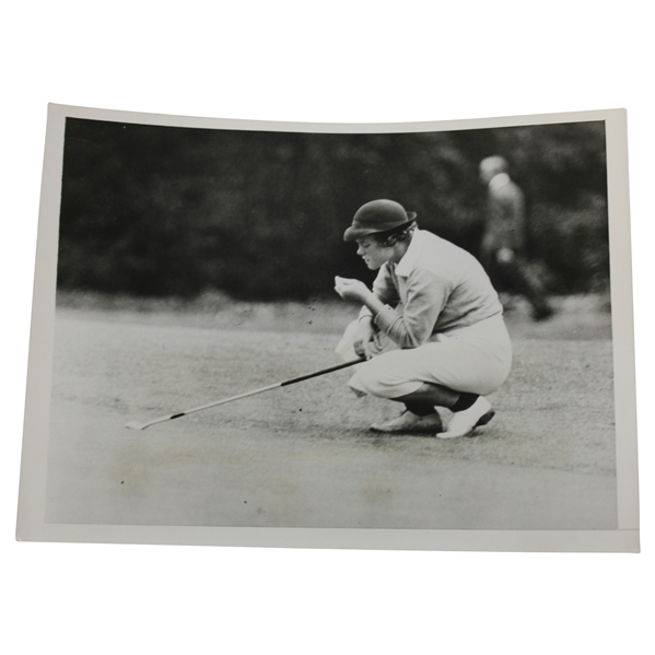 Patty Berg Close-Up Putting at Mason & Dixon Touranment 9/6/36 Wire Photo