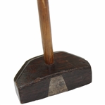 Unique Center Shaft Wooded Headed Putter