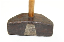 Unique Center Shaft Wooded Headed Putter