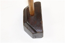Unique Center Shaft Wooded Headed Putter