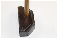 Unique Center Shaft Wooded Headed Putter