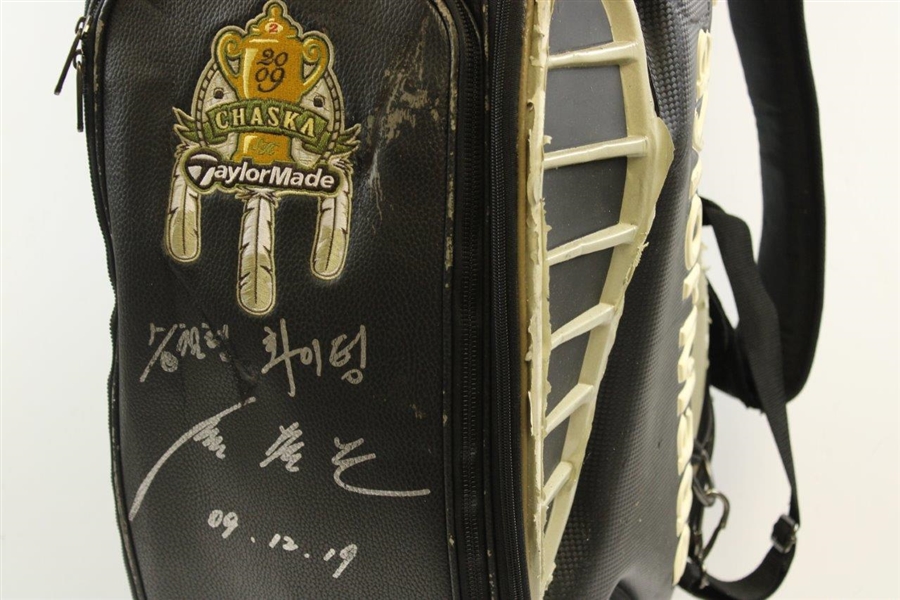YE Yang Signed & Dated Comm. Chaska 2009 PGA Champ Full Size TaylorMade Golf Bag JSA ALOA