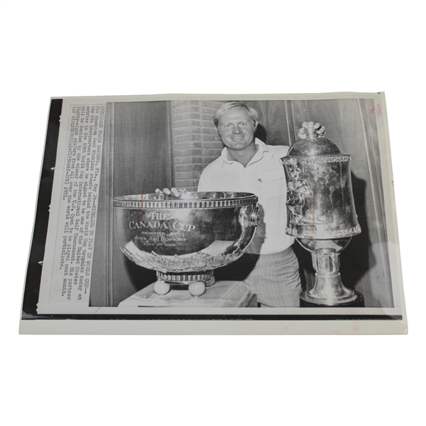 1971 AP Wire Photo Jack Nicklaus W/ World Cup Trophies