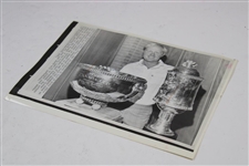 1971 AP Wire Photo Jack Nicklaus W/ World Cup Trophies