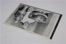 1971 AP Wire Photo Jack Nicklaus W/ World Cup Trophies