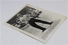 1965 AP Wire Photo Jack Nicklaus Dancing After Sinking Long Birdie Putt At ANGC