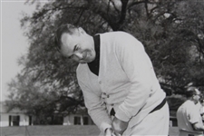 Gene Sarazen Signed B&W Putting Photo - Framed JSA ALOA