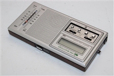Hale Irwin's 1981 Masters Tournament Contestant Gift - GE Quartz LCd Clock/Radio