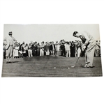 Henry Cotton September 1933 Original Wire Photo - Putting Against N. Nolan at Purley Downs