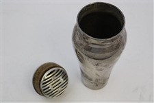 Golf Themed Male & Lady Golfers Meriden S.P. Co. International S. Co. White Metal Shaker