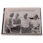 Jack Nicklaus w/Jackie Gleeson, Gerald Ford & Bob Hope 1975 AP Wire Photo