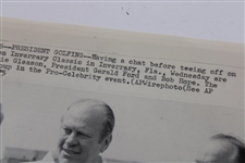 Jack Nicklaus w/Jackie Gleeson, Gerald Ford & Bob Hope 1975 AP Wire Photo