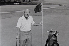 Arnold Palmer at Latrobe 1985 Phil Sheldon Photo w/Golf Bag & Clubs Circled Around Him For Putting Book