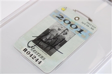 Tiger Woods Signed 2001 Masters SERIES Badge #R04244 BGS Auto Grade 9