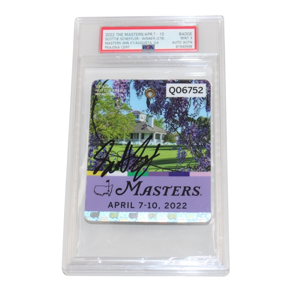 Scottie Scheffler Signed 2022 Masters SERIES Badge #Q06752 PSA Graded 9 Auto 