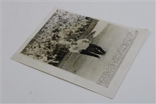1958 Arnold Palmer on 18th Green Masters AP Wire Photo