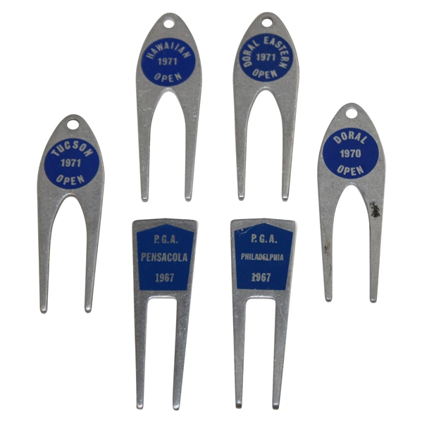 Six (6) Tournament Contestant Blue Label Divot Tools - 1967, 1970 & 1971 - Charles Coody Collection