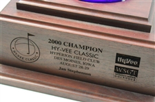 Champion Jan Stephenson's 2000 Hy-Vee Classic Cut Glass Cristallo Trophy On Plinth