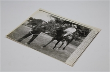 Gene Sarazen 1941 Wire Photo Riding A Horse Back To The Cherry Hills Clubhouse - Sarazen Collection
