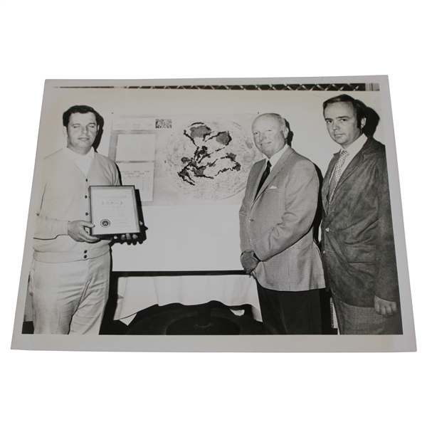 Press Photo Robert Trent Jones Presenting Alan Shepard As Member Of The American Society Of Golf Architects Moon Dune Golf Club