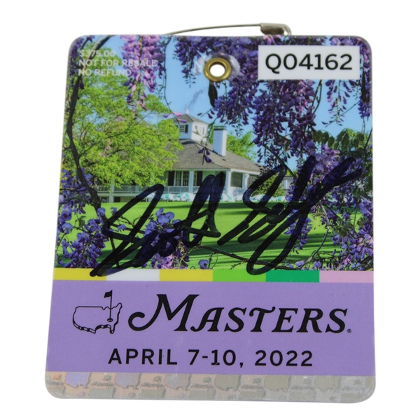 Scottie Scheffler Signed 2022 Masters Badge #Q04162 JSA ALOA
