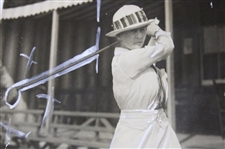 1918 Mrs. Hubert Law 'Female Golf Sensation Wins in California' Early Photo