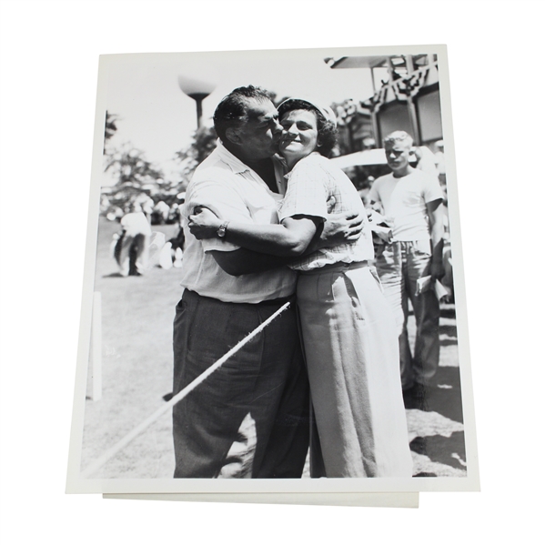 Big Hug For Babe Wire Photo