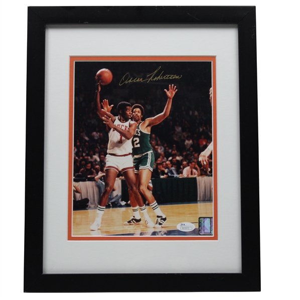 NBA Hall of Fame Center Oscar Robertson Signed 8x10 Photo JSA #N53073
