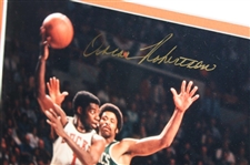 NBA Hall of Fame Center Oscar Robertson Signed 8x10 Photo JSA #N53073