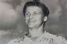 Babe Zaharias With Putter B & W Photo