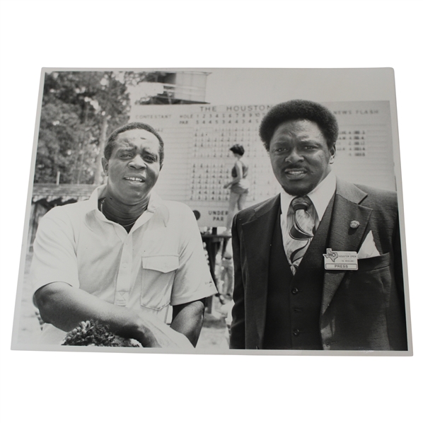 1978 Lee Elder with NFL WR Odell Barry at Houston Open Press Photo