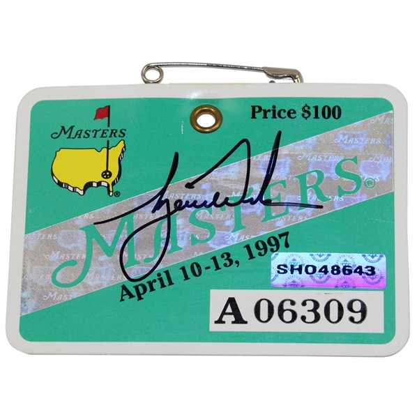 Tiger Woods Signed 1997 Masters Tournament SERIES Badge #A06309 UDA SHO #048643