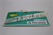 Tiger Woods Signed 1997 Masters Tournament SERIES Badge #A06309 UDA SHO #048643
