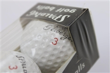 Al Geiberger Signed B&W Photo w/Sleeve of Personal Golf Balls & Facsimile Scorecard JSA ALOA
