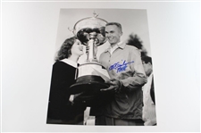 Al Geiberger Signed B&W Photo w/Sleeve of Personal Golf Balls & Facsimile Scorecard JSA ALOA