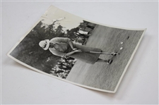 1937 Estelle Page Sinking Winning Putt In 37 Amateur To Patty Berg Wire Photo - Oct. 9th