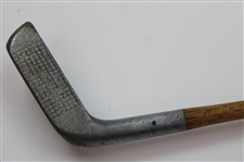 The New Mills Standard Golf Sunderland England Medium Lie Putter