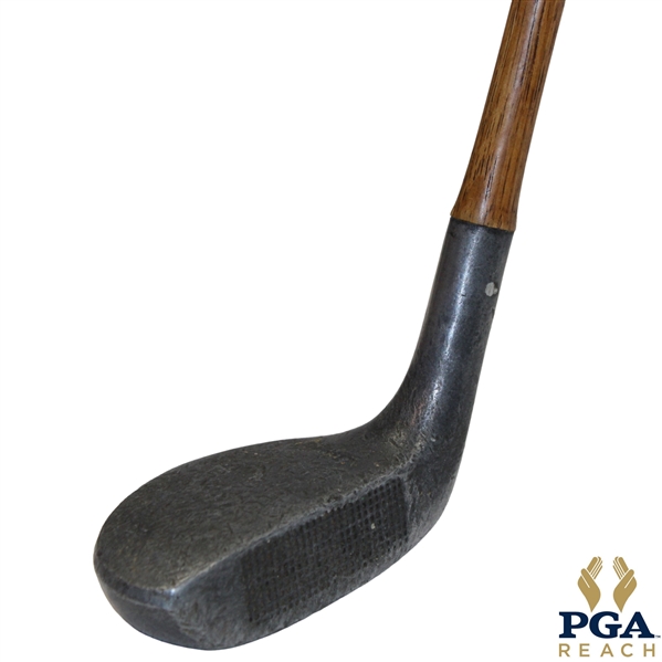 c.1923 Huntley Putter w/ Thumb Groove Shaft
